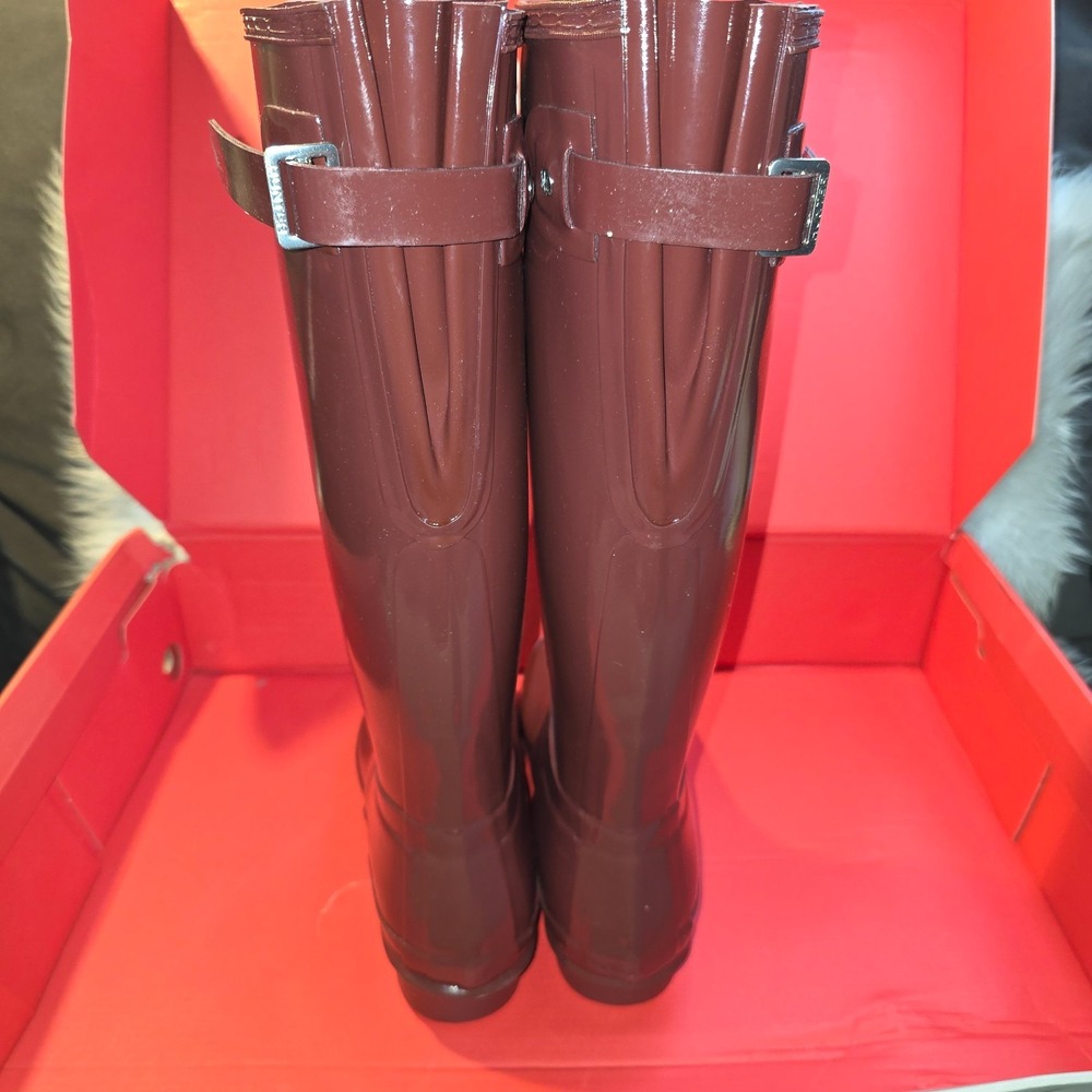 Hunter Original Tall Back Adjustable Gloss Rain Boots – Women's 9 — Burgundy - Picture 5 of 9